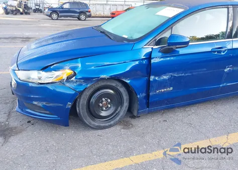 2018 Ford Fusion Hybrid Se z USA, uszkodzony, nr VIN 3FA6P0LU9JR225965